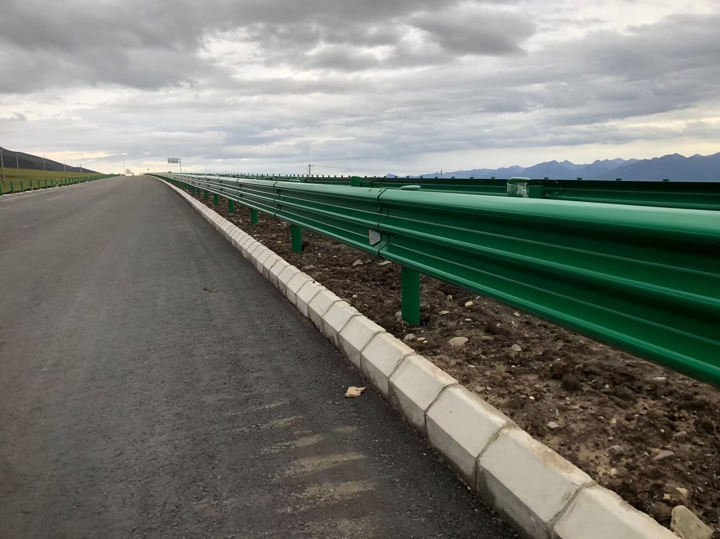 合江县乡村公路波形护栏波形护栏 - 推荐